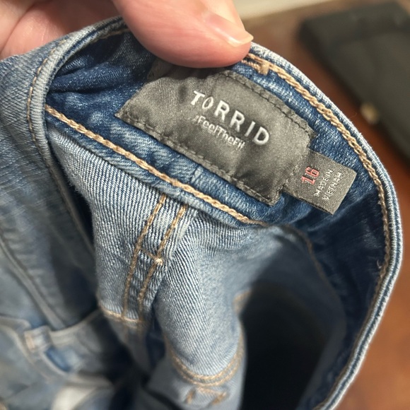 Torrid Jean Shorts. Size 16. - Picture 2 of 4